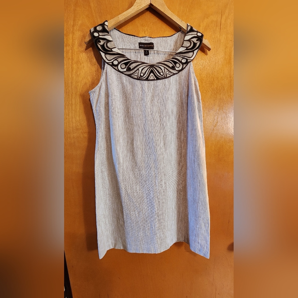 Dana Buchman Black and Cream Sleeveless Dress